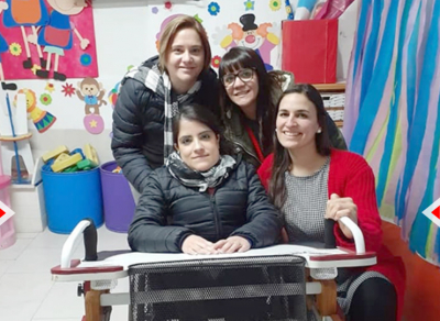 La UNLa donó una “mesa inclusiva” al Jardín Comunitario Virgen del Cerro de Lomas