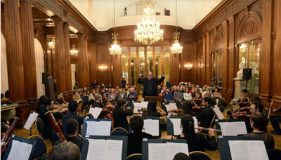 Junto a solistas de renombre, la Orquesta Académica de la UNLa y el coro del IMMA interpretarán la Novena Sinfonía de Beethoven