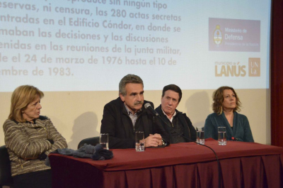Rossi entregó actas de la última dictadura a la UNLa y a distintas entidades de DDHH en Lanús
