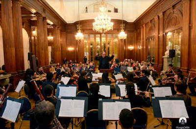 La Orquesta Académica de la UNLa brindará un concierto gratuito en la Facultad de Derecho de la UBA con obras esenciales de Gustav Mahler