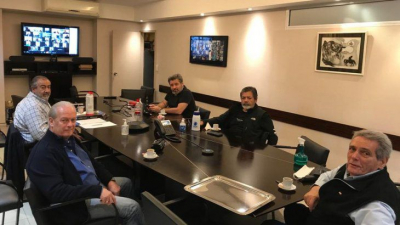 Renta universal: Iglesia, empresarios, piqueteros y gremios gestionan encuentro