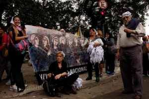 La UNLa repudió vandalización de los pañuelos de las Madres de Plaza de Mayo