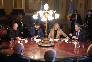 Firma de convenio con provincia de Buenos Aires para la capacitación de autoridades de mesa
