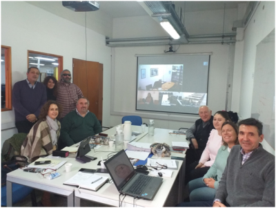 Sattler junto a las y los integrantes de la Comisión Ejecutiva de la RID, presentes en las oficinas del CIN y conectados de manera virtual desde la Sala de Videoconferencias del SIU.