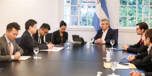 El Gobierno avanza en los negocios con China y los empresarios ya encendieron las alarmas