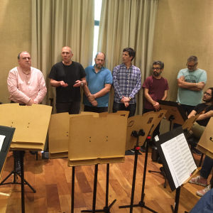 Estudiantes de Diseño Industrial fabricaron atriles para la orquesta de la UNLa
