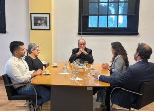 Derechos Humanos y debate pol&iacute;tico: Agust&iacute;n Balladares y Victoria Montenegro en la UNLa