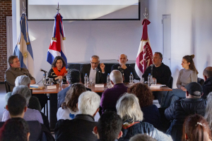 El embajador cubano en Argentina disertó en nuestra universidad