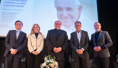 Los periodistas que entrevistaron a Francisco repasaron la vida y la obra del primer Papa latinoamericano