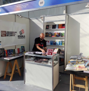 La UNLa presente en la Feria Internacional del Libro de Almirante Brown