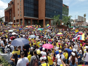 Charla sobre derechos humanos y protestas en Colombia