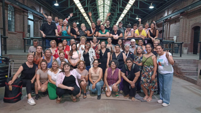 Con más de 60 expositores, se llevó adelante la Expo emprendedores edición navideña