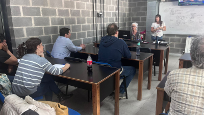 Taller “Estrategia Híbrida” para docentes UNLa