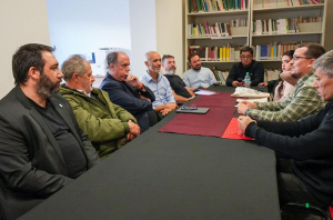 La UNLa, junto a la UNTDF y otras instituciones, impuls&oacute; un concurso federal de ensayos sobre Malvinas y llev&oacute; a sus ganadores a la vigilia en R&iacute;o Grande