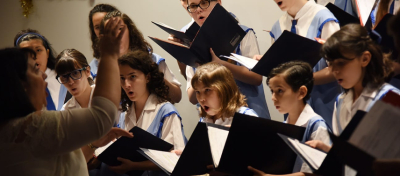 El Coro Nacional de Niños se presenta en el ciclo de conciertos de la Parroquia Nuestra Señora de las Victorias, bajo la curaduría de la UNLa