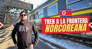 “Un topo por el mundo”: la historia del docente de Economía de la UNLa que se convirtió en un reconocido youtuber de viajes en trenes