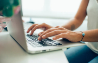 La UNLa abrió la inscripción a cursos sobre idiomas, informática y más: cómo y dónde anotarse