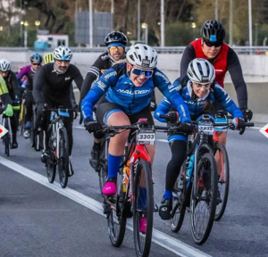 Tras superar un grave accidente, una estudiante de la UNLa ganó la primera edición de una de las pruebas de ciclismo más importantes del país