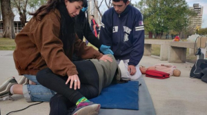 Capacitación en los primeros auxilios RCP-DEA s estudiantes de la UNLa