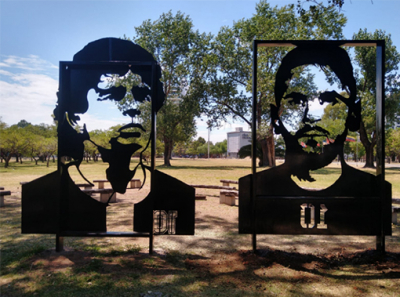 Con una recreación del festejo de Argentina campeón mundial, chicos y chicas de instituciones barriales inauguraron una escultura de Messi en la UNLa