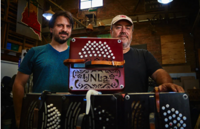 La historia de los bandoneones &quot;con alma ferroviaria&quot; hechos en la Universidad de Lanús