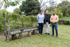 El Ministerio de Desarrollo Agrario bonaerense realizó una jornada en la huerta de la UNLa