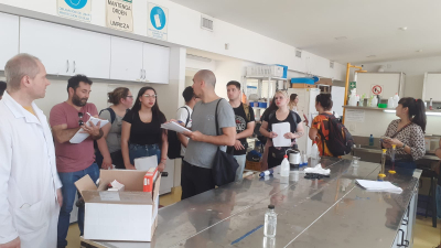 Estudiantes del ISFD N° 103 de Lomas visitaron la UNLa