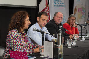 La UNLa fue sede de la entrega de la colección de libros &quot;Identidades Bonaerenses&quot; a más de 100 instituciones educativas locales