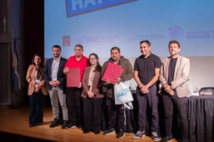 Cooperativismo en Lan&uacute;s: Onorato, Moya, Aguilar, Micele y Balladares en el lanzamiento de la &ldquo;Cl&iacute;nica de Cumplimiento Participativo&rdquo;