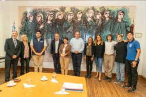 La Universidad Nacional de Lanús recibió la donación de 35 notebooks