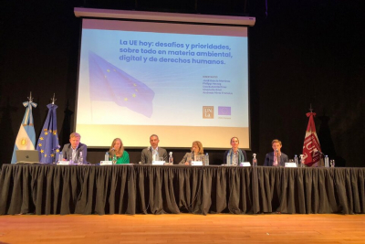 Representantes de la Unión Europea y 14 embajadas disertaron en la UNLa