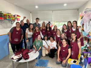 ¡Nuevos guardapolvos para maestras, auxiliares y autoridades del Jardín Maternal!